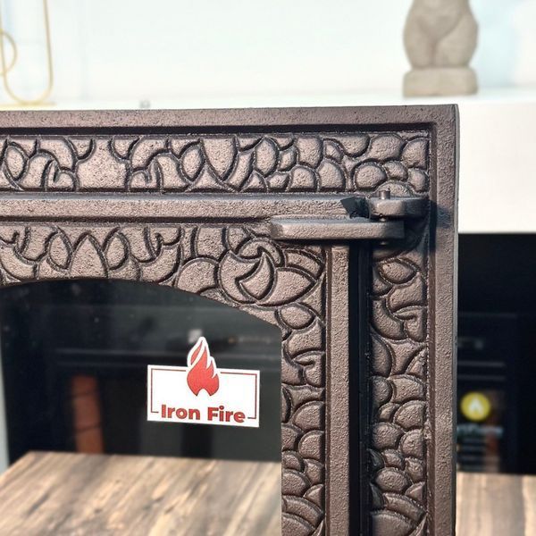Дверцята чавунні для каміна з вогнетривким склом Iron Fire Дверцята топкові чавунні Bastion S 370x400 мм 1246 фото
