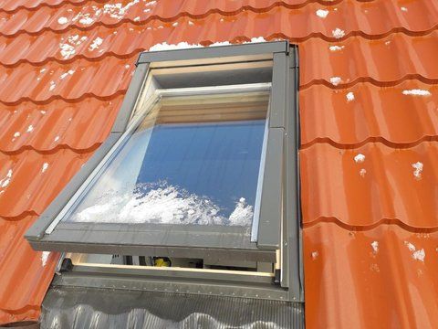Мансардне Вікно OptiLight 78x118 з окладом, Мансардне вікно OptiLight 78x118 з коміром 34cf0f83f885 фото
